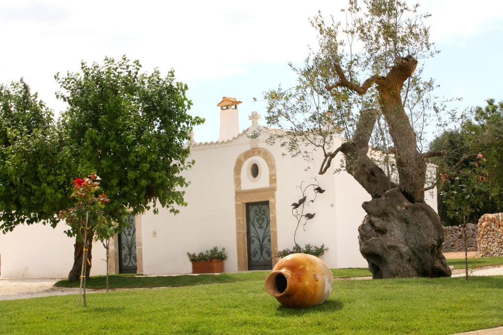 Masseria Quis Ut Deus Crispiano Bagian luar foto
