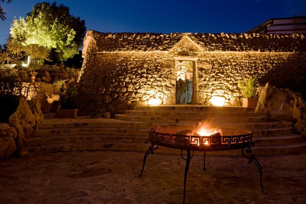 Masseria Quis Ut Deus Crispiano Bagian luar foto