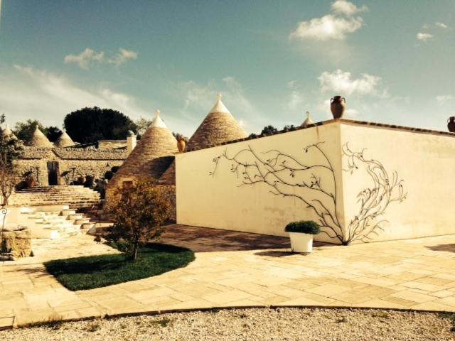 Masseria Quis Ut Deus Crispiano Bagian luar foto